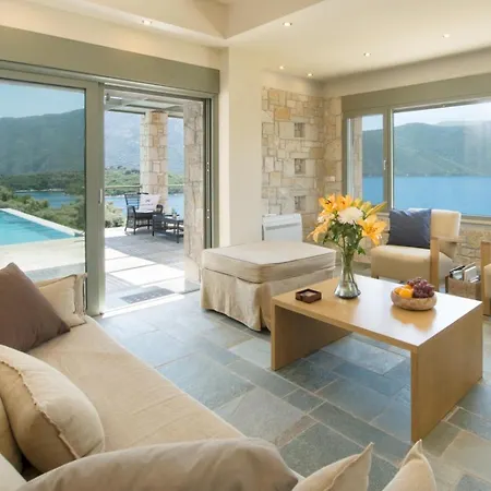 Villa Saffron *