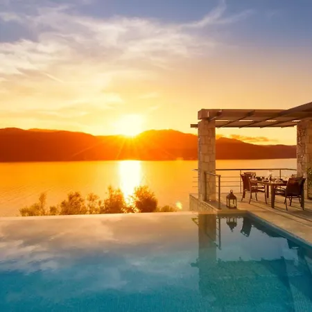 Villa Saffron *
